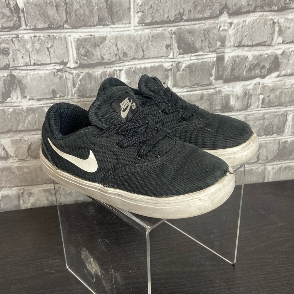 ‎Nike